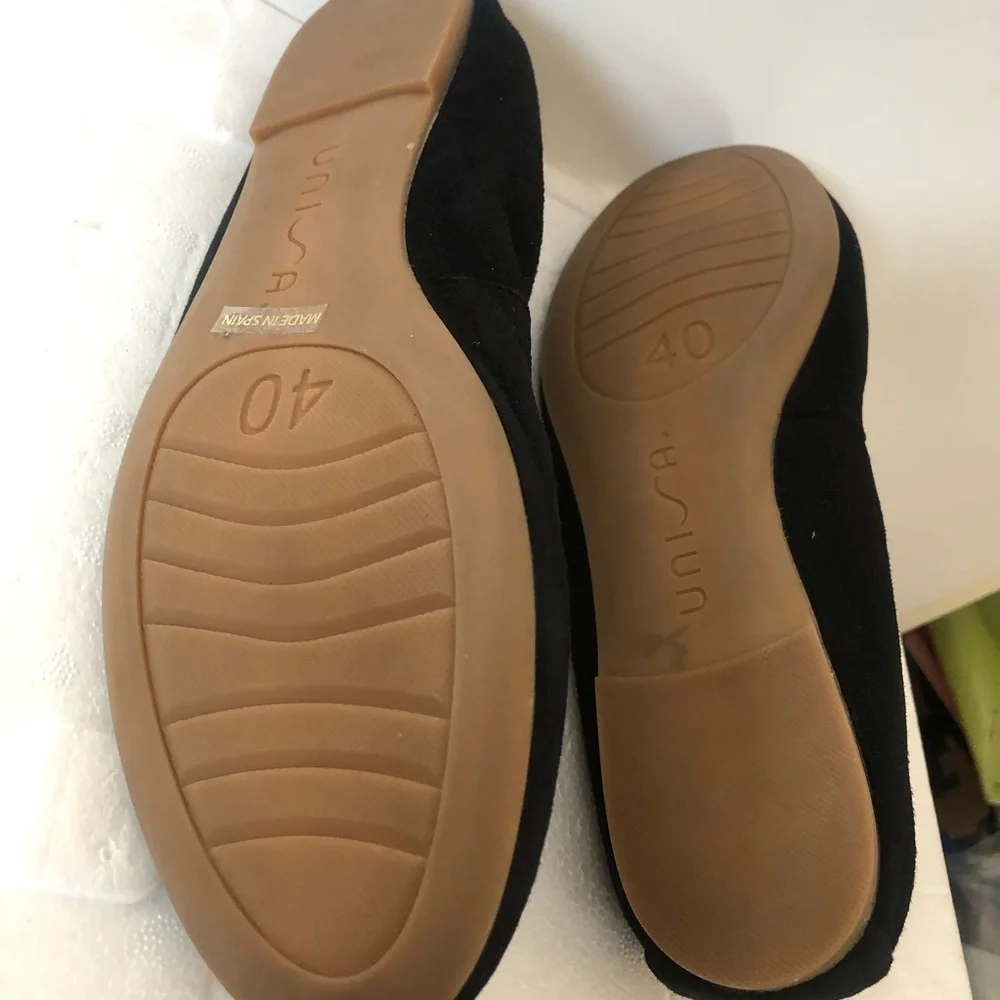 Unisa Black Suede Ballet Flats with black crystal accents Size 9. NEW - Picture 4 of 4